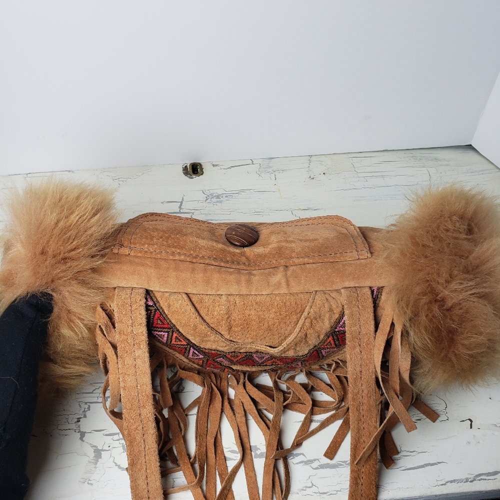 Native American Embroidered Leather Crossbody-style Fringe Laced Handwarmer Bag - Picture 5 of 12